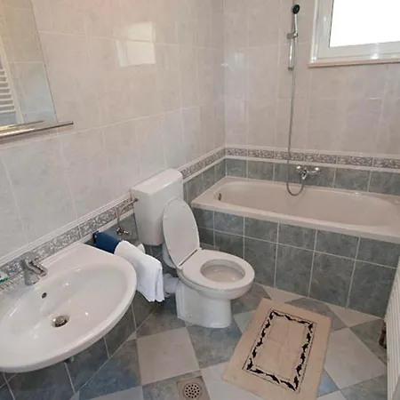 Apartment By The Sea Igrane, Makarska - 17292