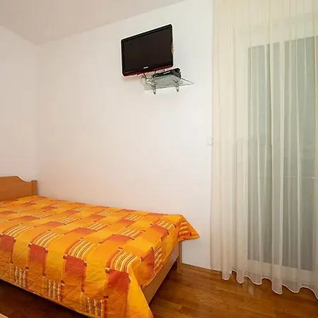 Apartment By The Sea Igrane, Makarska - 17292 *